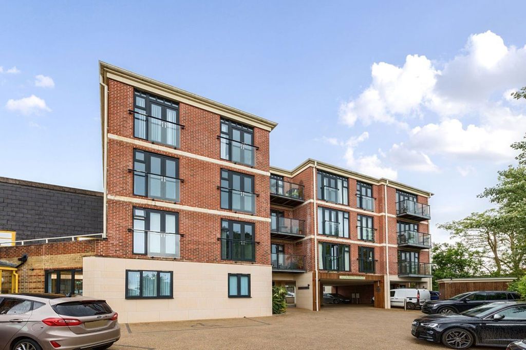 2 bed flat to rentSouth Park, Sevenoaks TN13