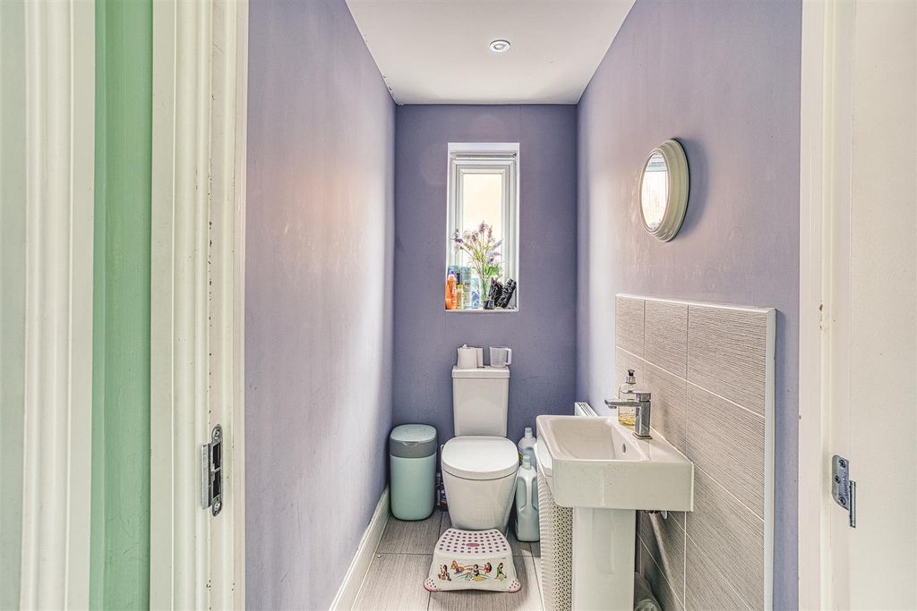 Additional image 14 of 3 bed detached house to rentRadcliffe Way, Littleover, Derby DE23