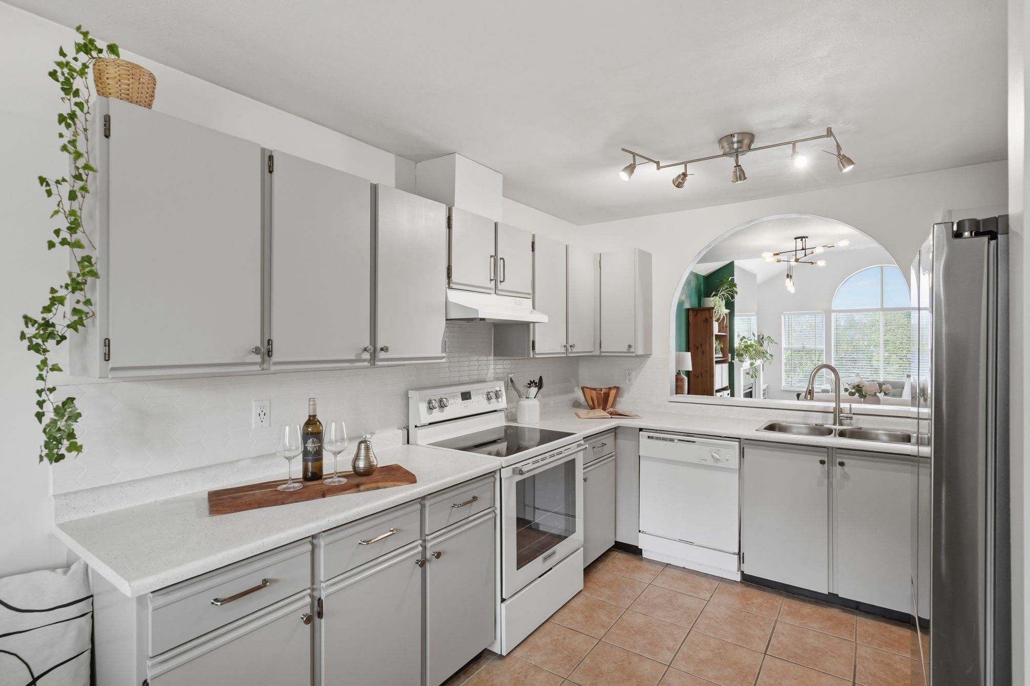 Additional image 4 of 22-10070 137a Street, Surrey, BC, V3T 5M6