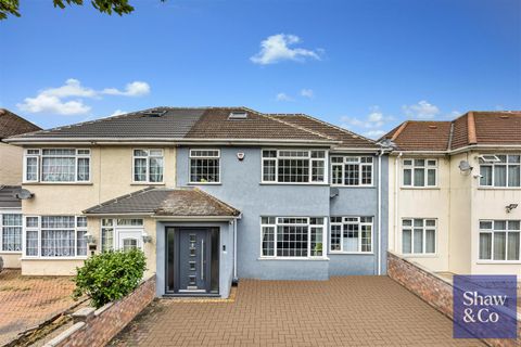 Fern Lane, Heston TW5