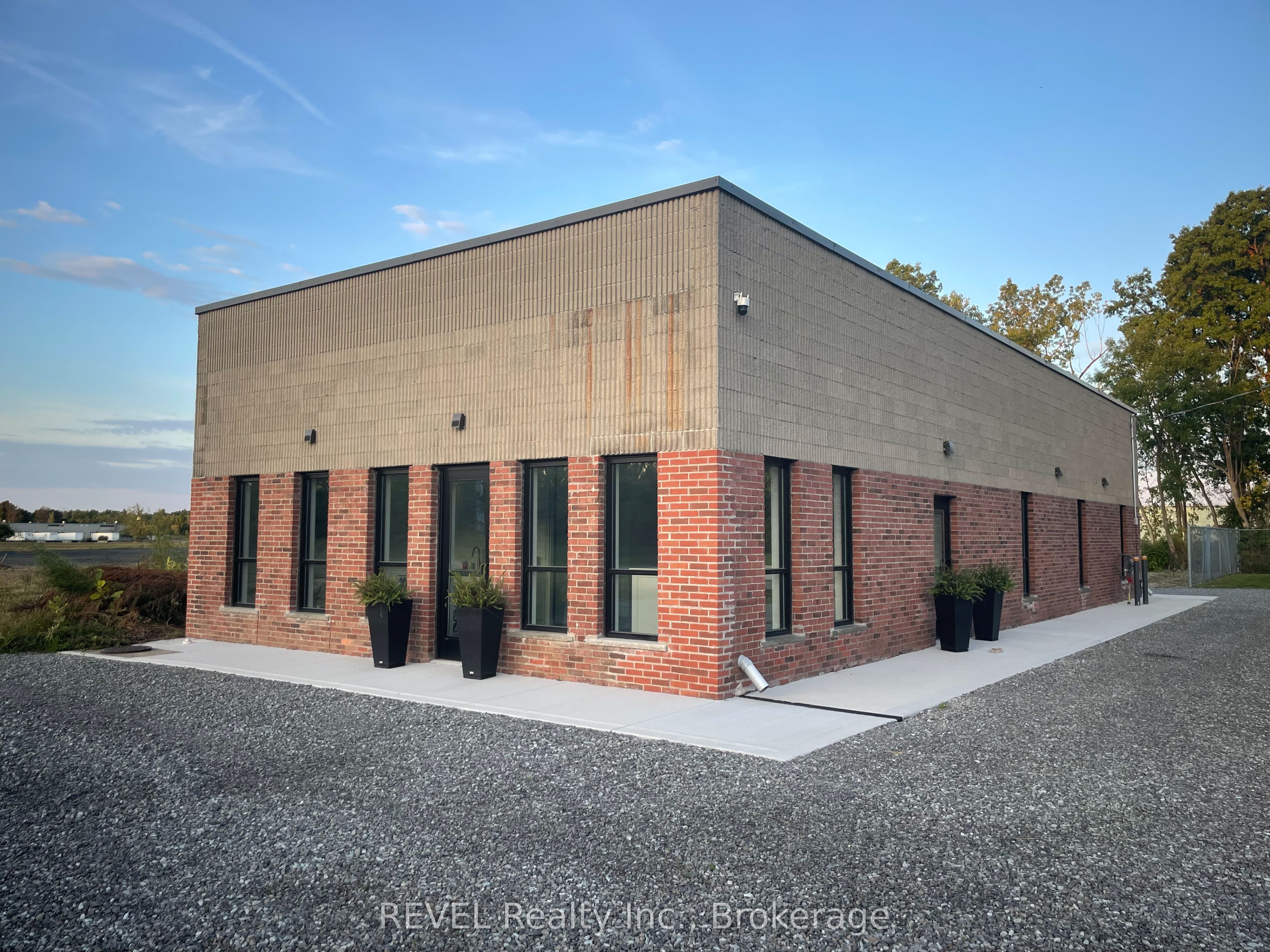 8455 Stanley Avenue, Niagara Falls, ON, L2G 0C9