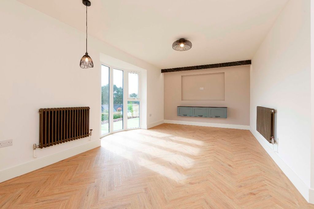 Additional image 6 of 3 bed bungalow to rentAshgrove, Edwardsville, Treharris CF46