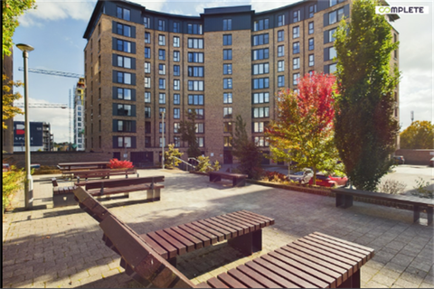 36 Lincoln Apartments, Block E B15