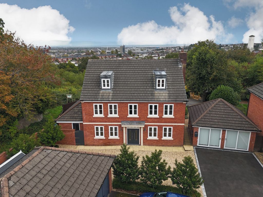 5 bed detached house for saleMons Close, Newport NP20