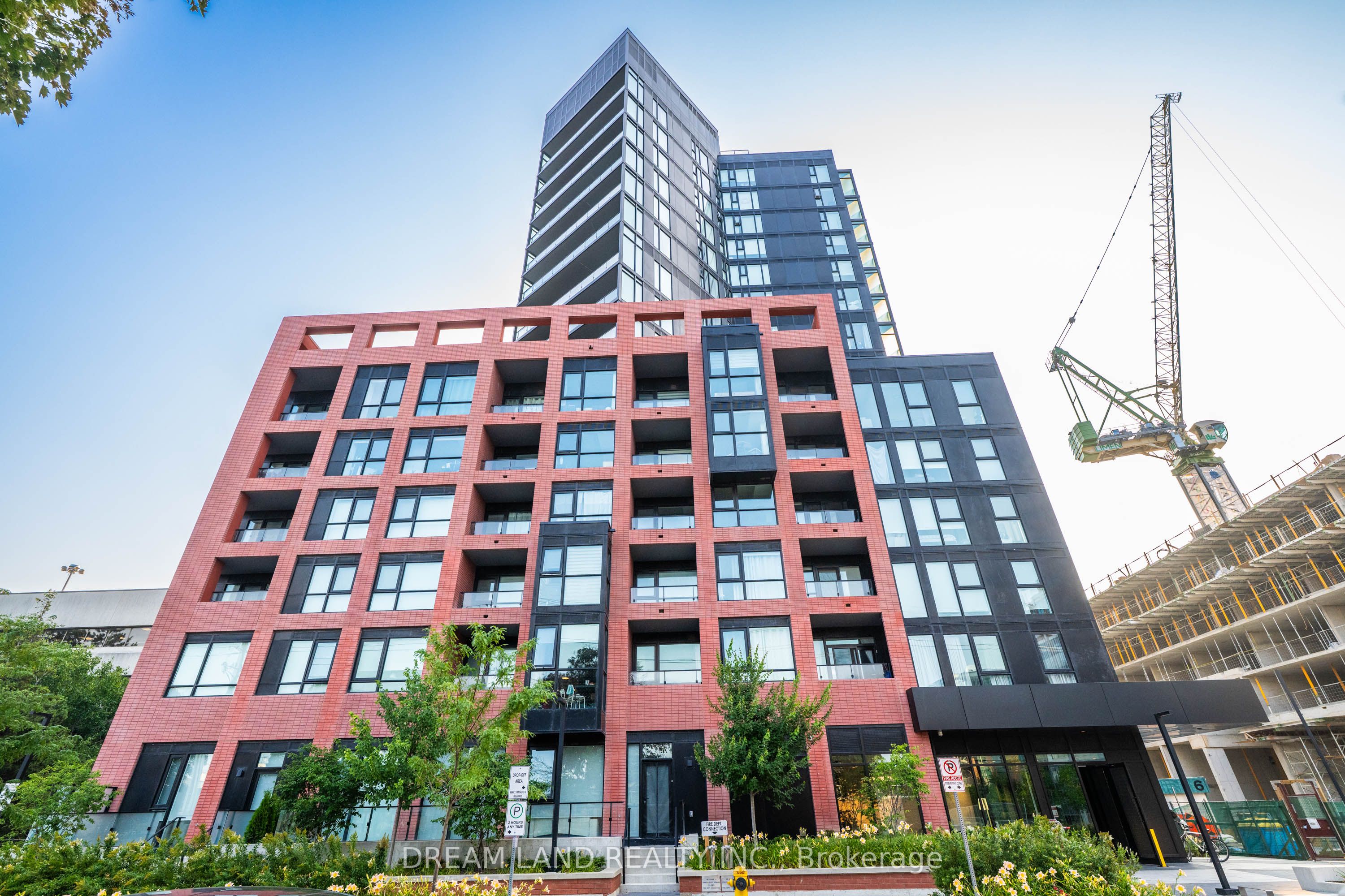 621-8 Tippett Road, Toronto, ON, M3H 0E7