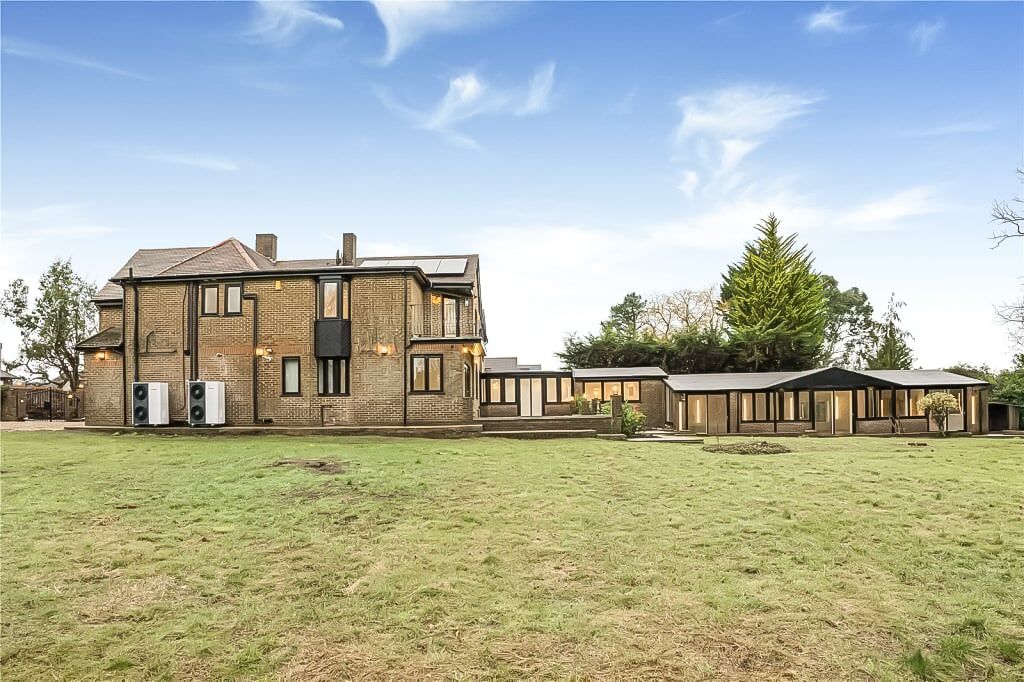 Additional image 3 of 5 bed detached house to rentCamlet Way, Barnet EN4