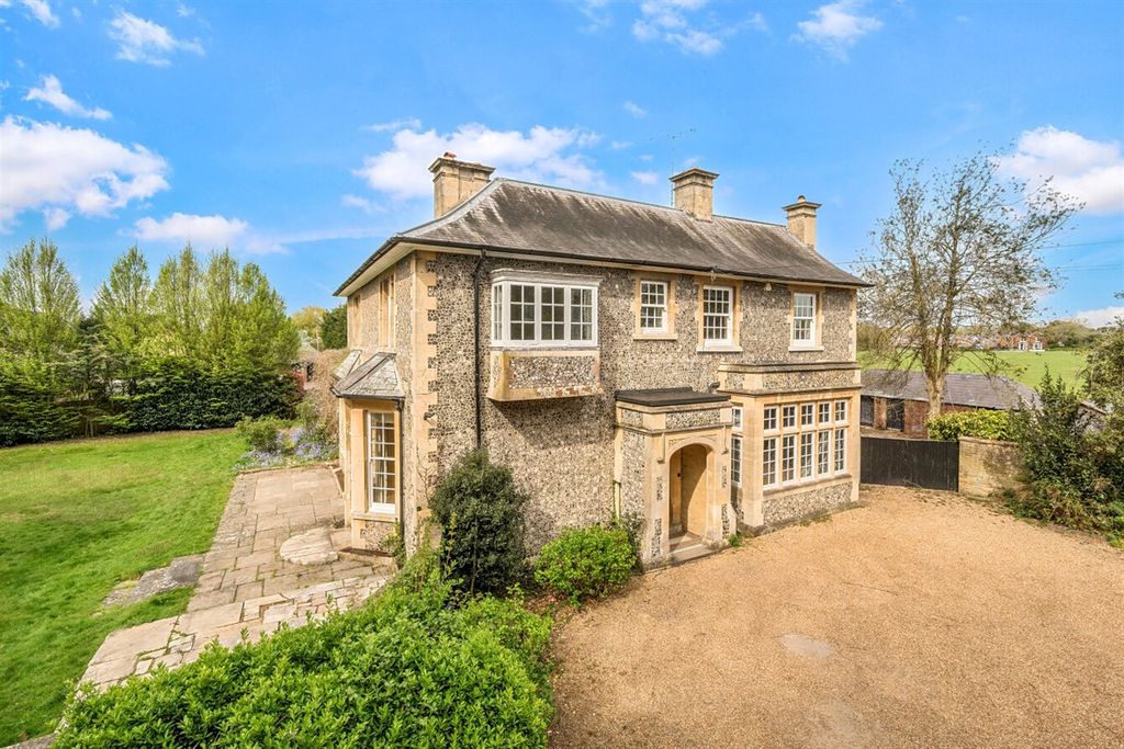 6 bed detached house to rentFlint House, 2 Mill Lane, Langstone, Havant, Hampshire PO9