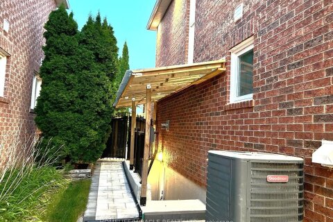 Additional image 7 of Bsmt-11 Berkshire Court, Whitby, ON, L1R 2S4