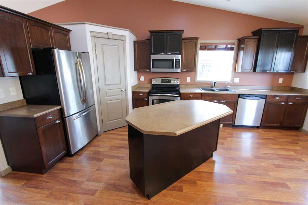 Additional image 2 of 11046 66 Avenue, Grande Prairie, AB, T8W2Y8