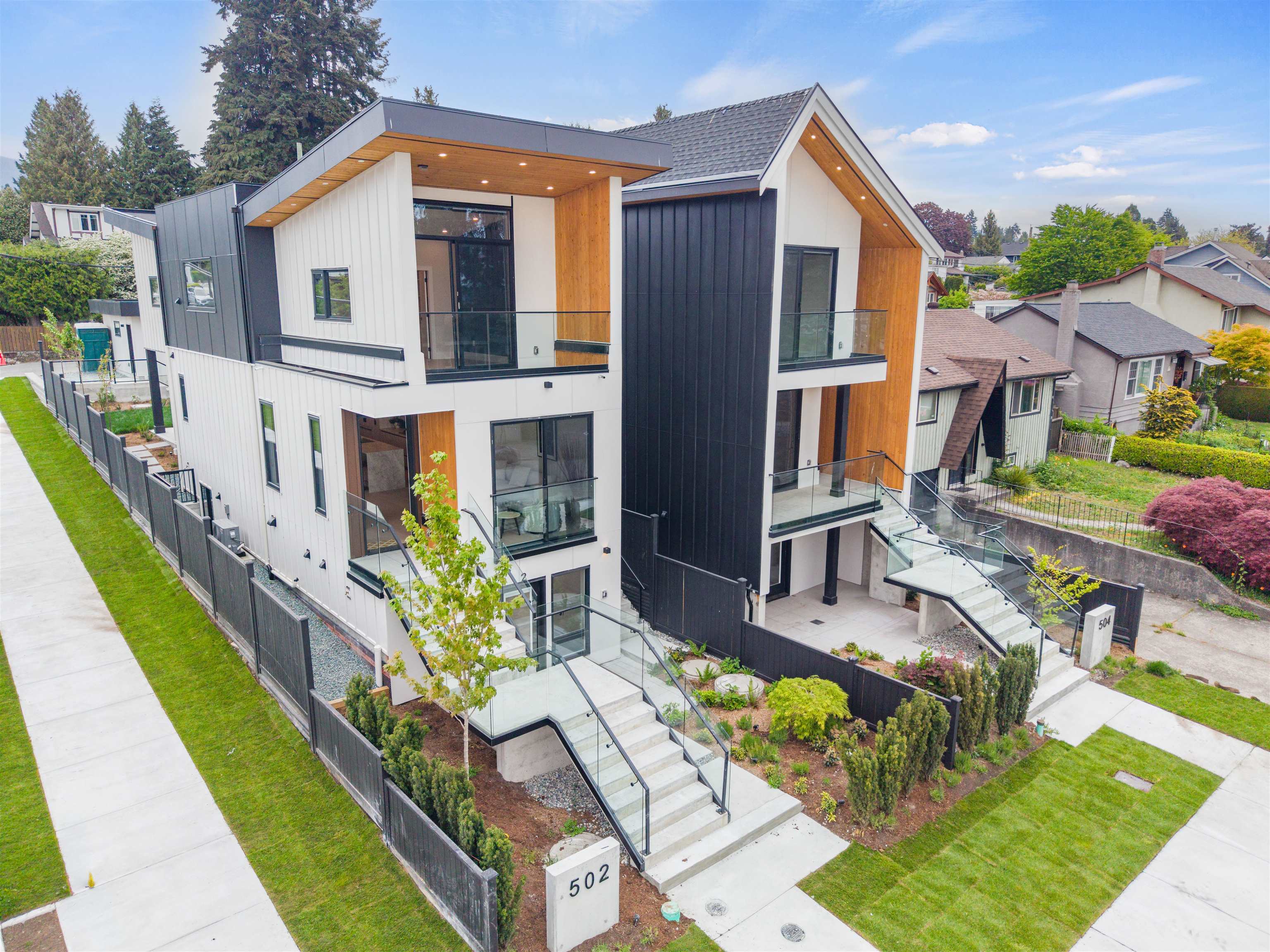 502 5th Street E, North Vancouver, BC, V7L 1M4