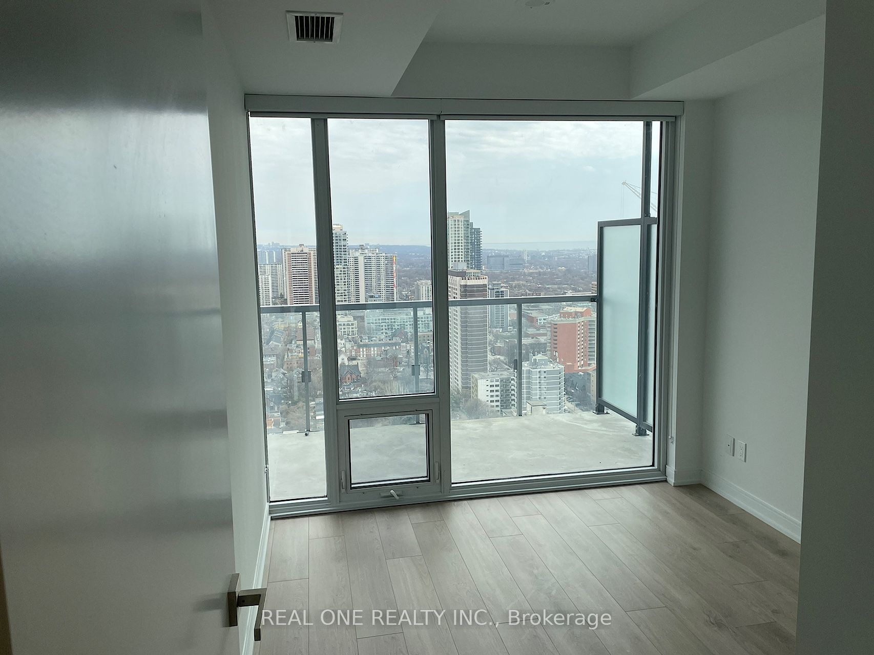 Additional image 2 of 3704-3 Gloucester Street, Toronto, ON, M4Y 0C6