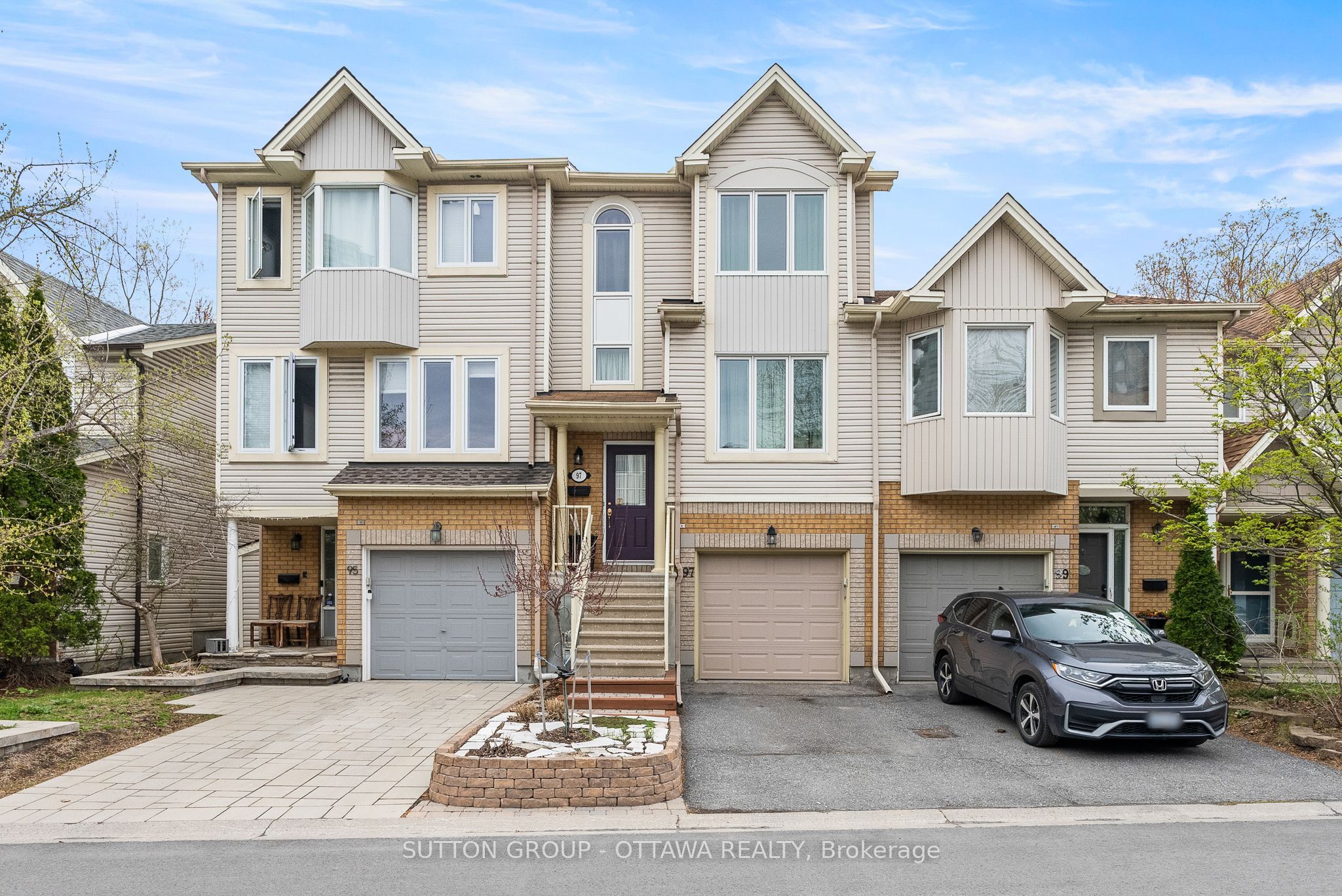 97 Corsica Private, Ottawa, ON, K1G 5Y2