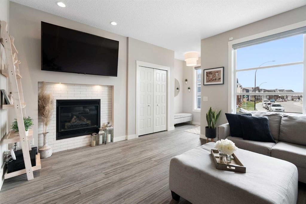Additional image 3 of 170 Seton Grove SE, Calgary, AB, T3M 2Y9