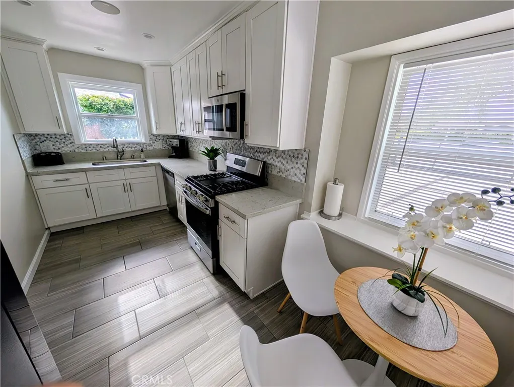 Additional image 42 of 23130 Victory Blvd, Woodland Hills, CA 91367