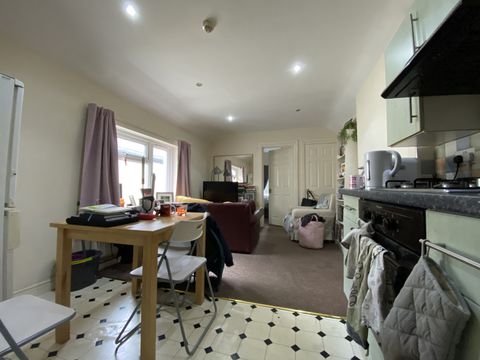 Cyril Crescent, Roath CF24