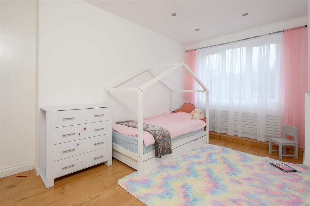 Additional image 11 of 5 bed semi-detached house to rentHopgrove Lane North, Malton Rd, York YO32
