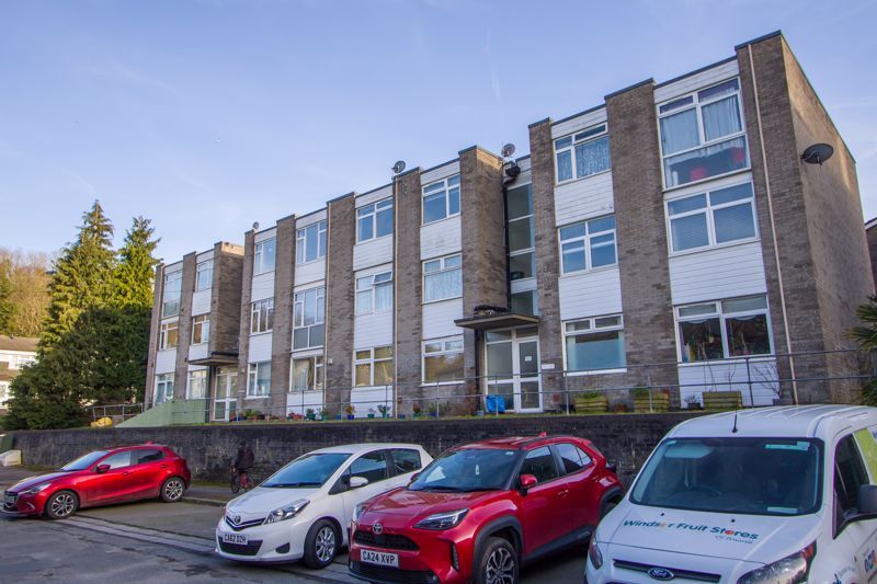 2 bed flat to rentBridge Street, Penarth CF64