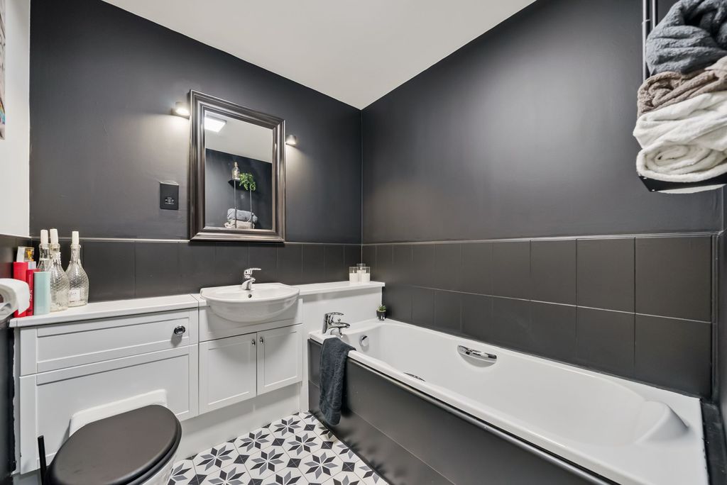 Additional image 17 of 2 bed flat for saleFlat 15, 3 Braid Avenue, Cardross G82