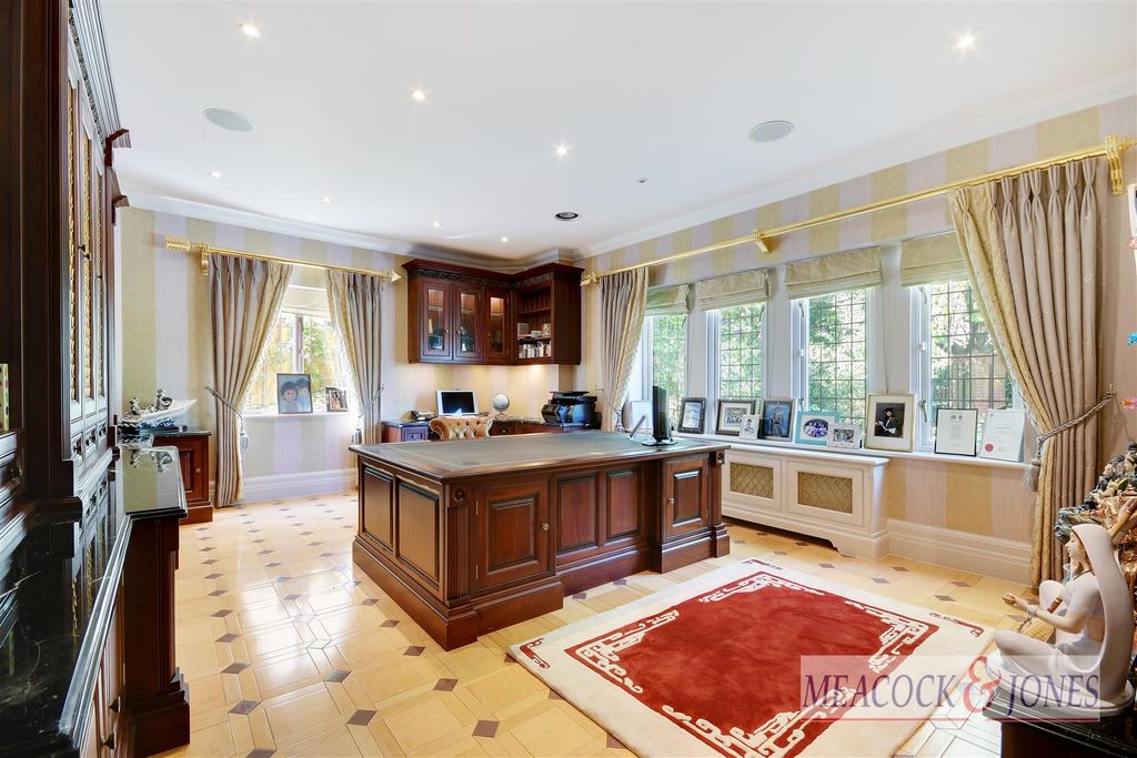 Additional image 13 of 7 bed detached house for saleHutton Mount, Brentwood CM13