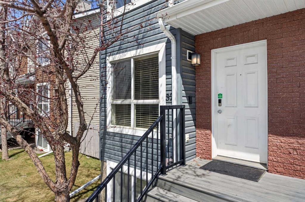 Additional image 3 of 32 Erin Woods Court SE, Calgary, AB, T2B 3V6