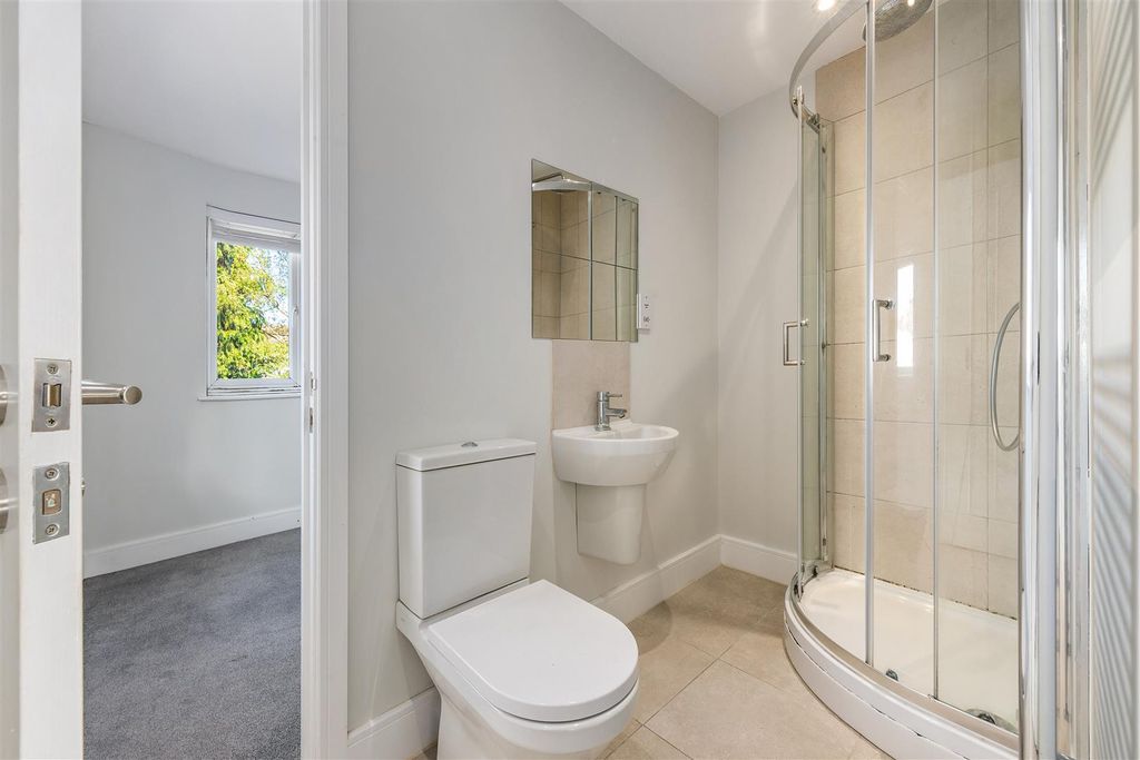 Additional image 11 of 4 bed property to rentUnion Road, Leamington Spa CV32