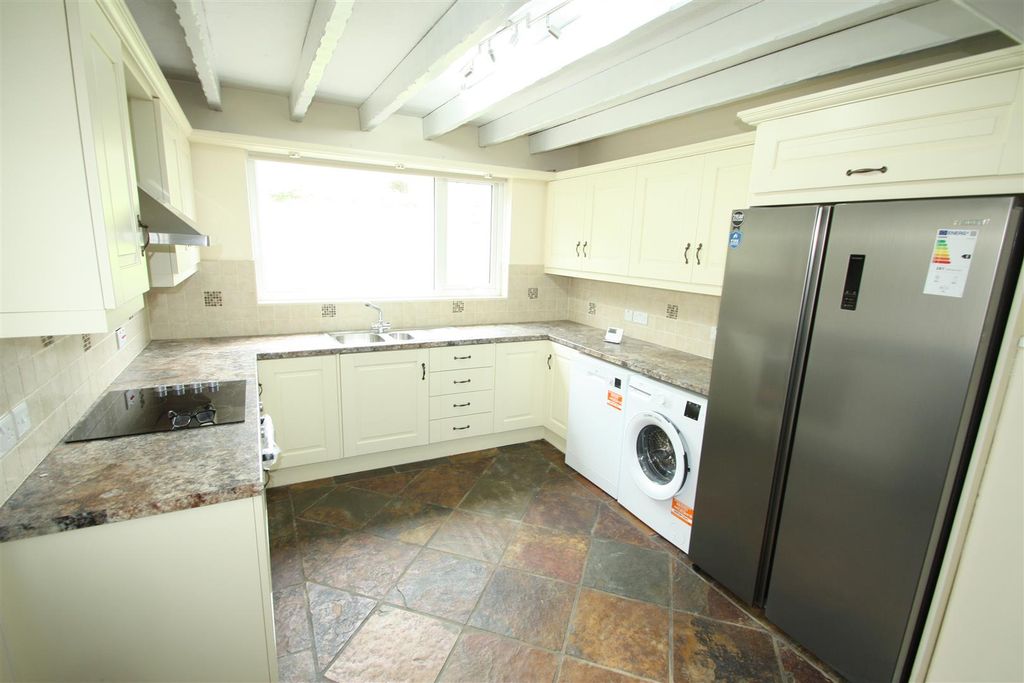 Additional image 4 of 3 bed end terrace house to rent30 Croob Park, Ballynahinch BT24