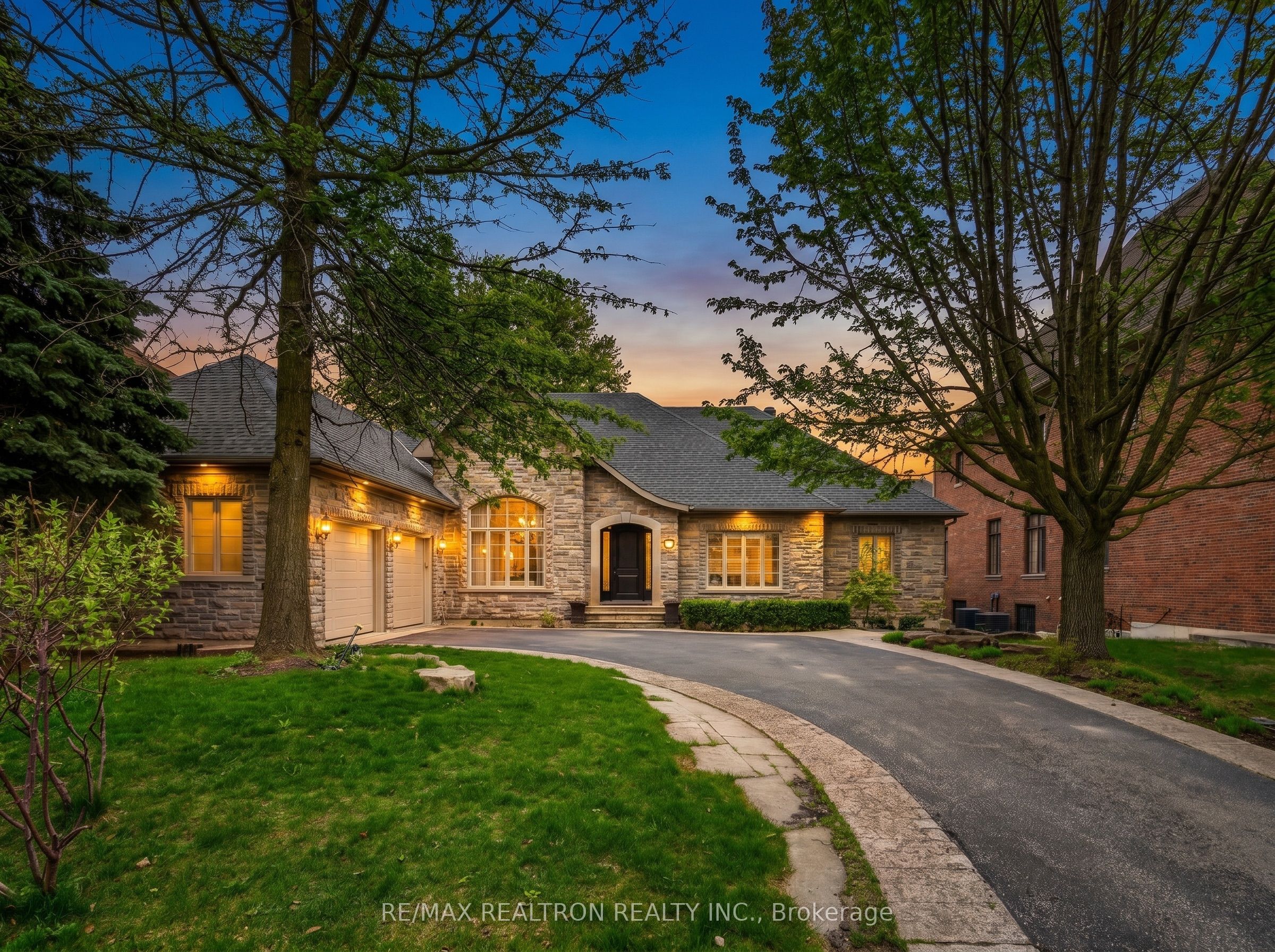 103 Duncan Road, Richmond Hill, ON, L4C 6J4