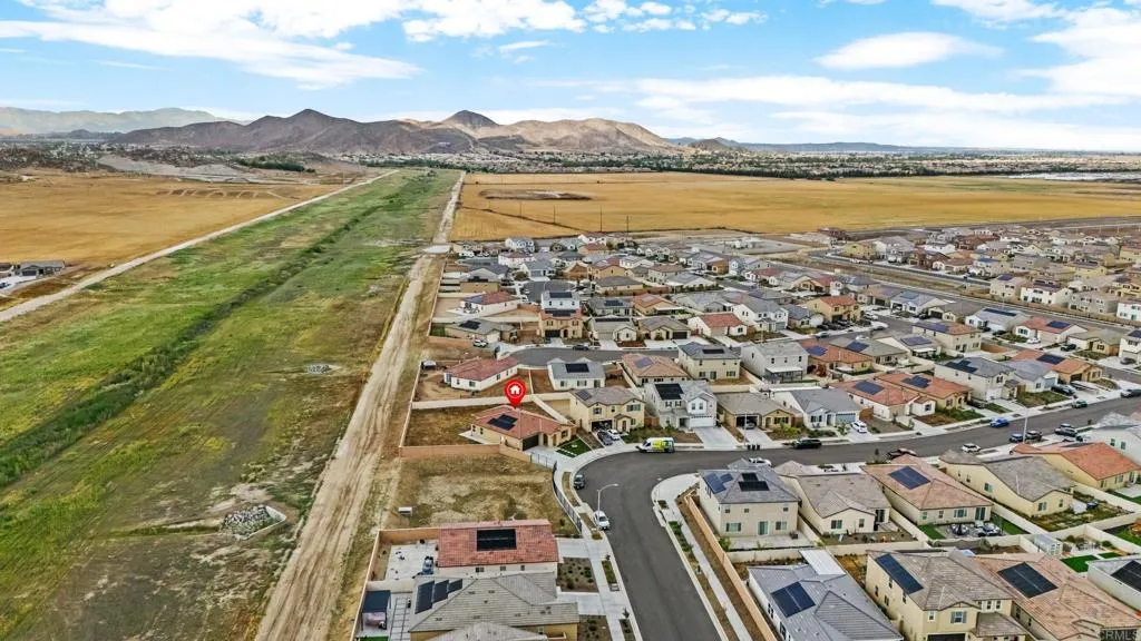 29337 Hondo Lane, Winchester, CA 92596