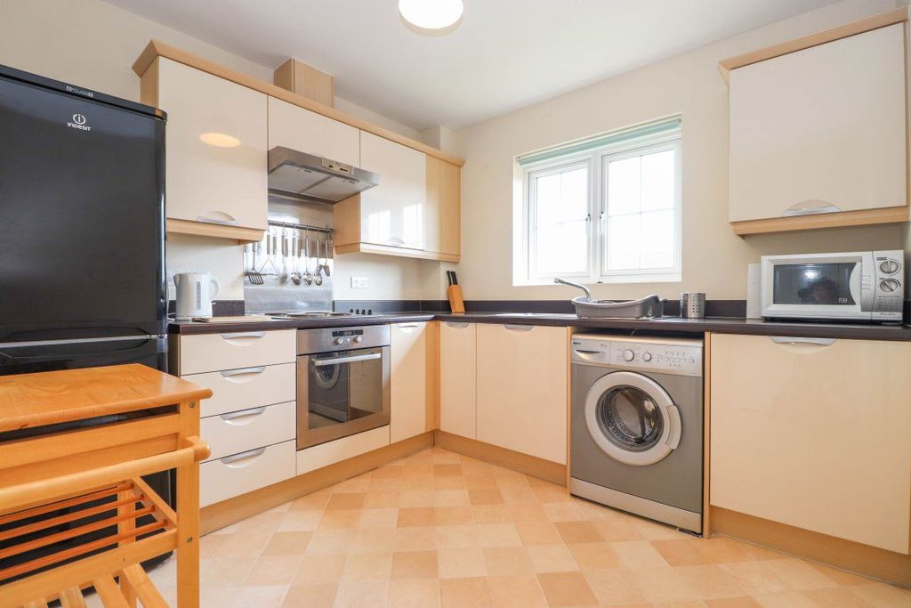2 bed flat to rentLowry Gardens, Carlisle CA3 photo 2