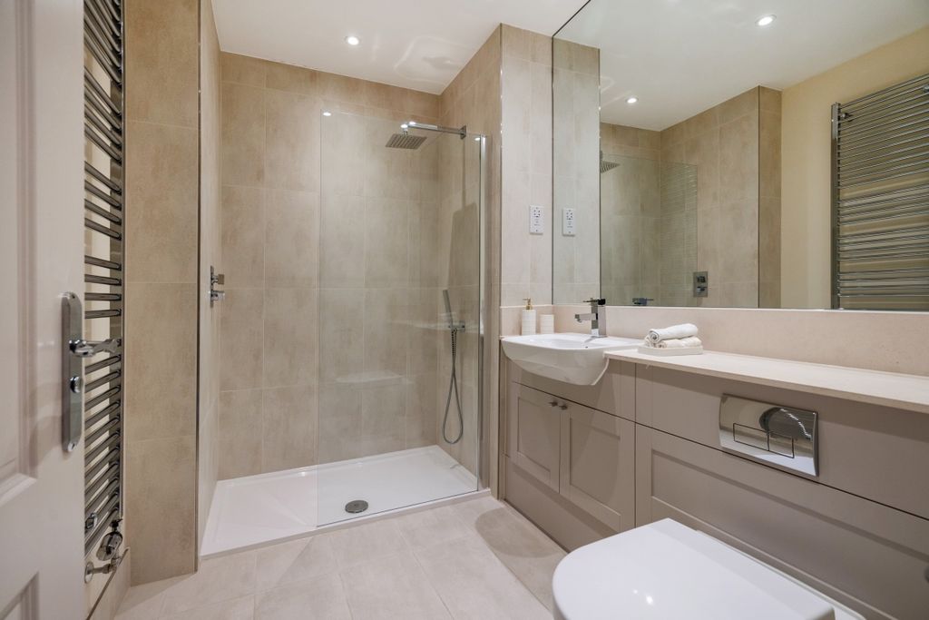 Additional image 7 of 5 bed detached house to rentCoppice Vale, Felbridge, East Grinstead RH19