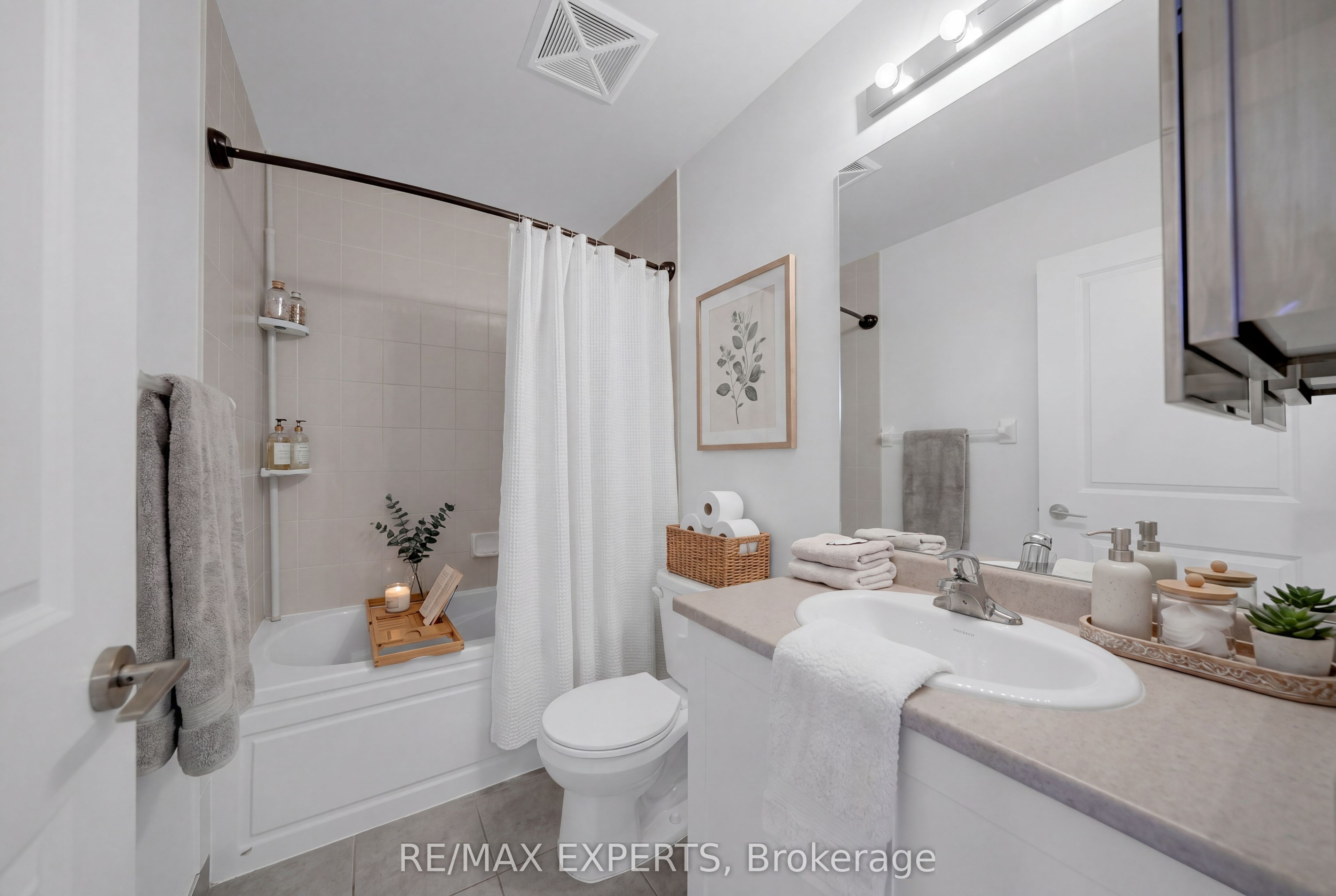 Additional image 6 of 201-349 Rathburn Road W, Mississauga, ON, L5B 0G9