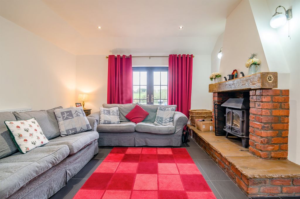 Additional image 9 of 8 bed bungalow for saleLlandenny, Usk, Monmouthshire NP15