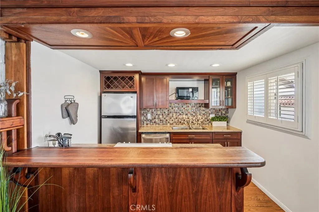 Additional image 10 of 644 Manhattan Beach Blvd Unit 10, Manhattan Beach, CA 90266