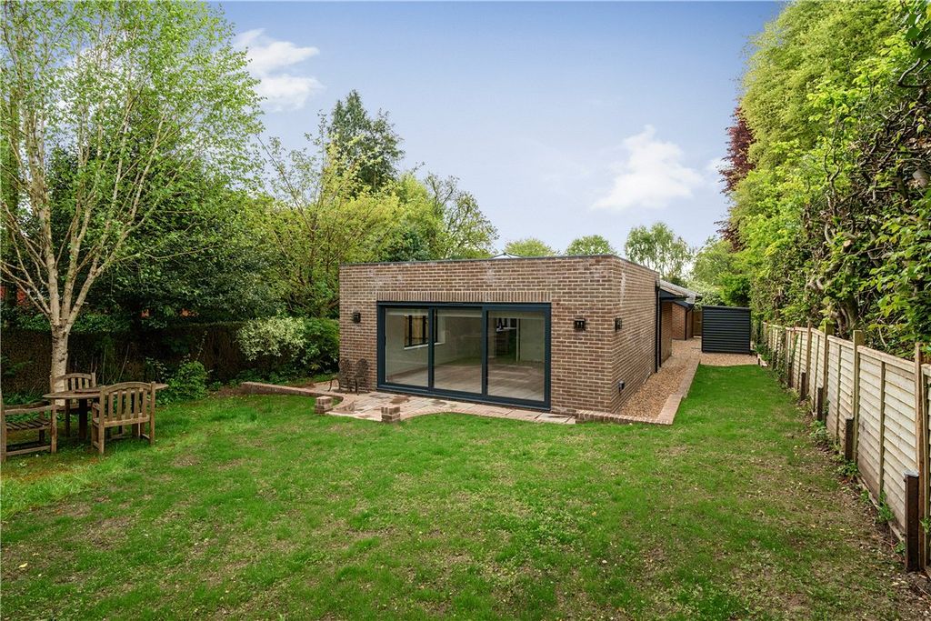 3 bed bungalow to rentCardigan Road, Marlborough, Wiltshire SN8