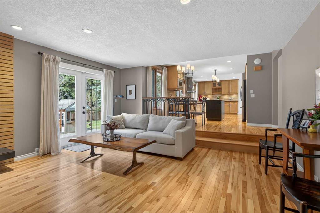 Additional image 4 of 3719 37 Street NW, Calgary, AB, T2L 2J2