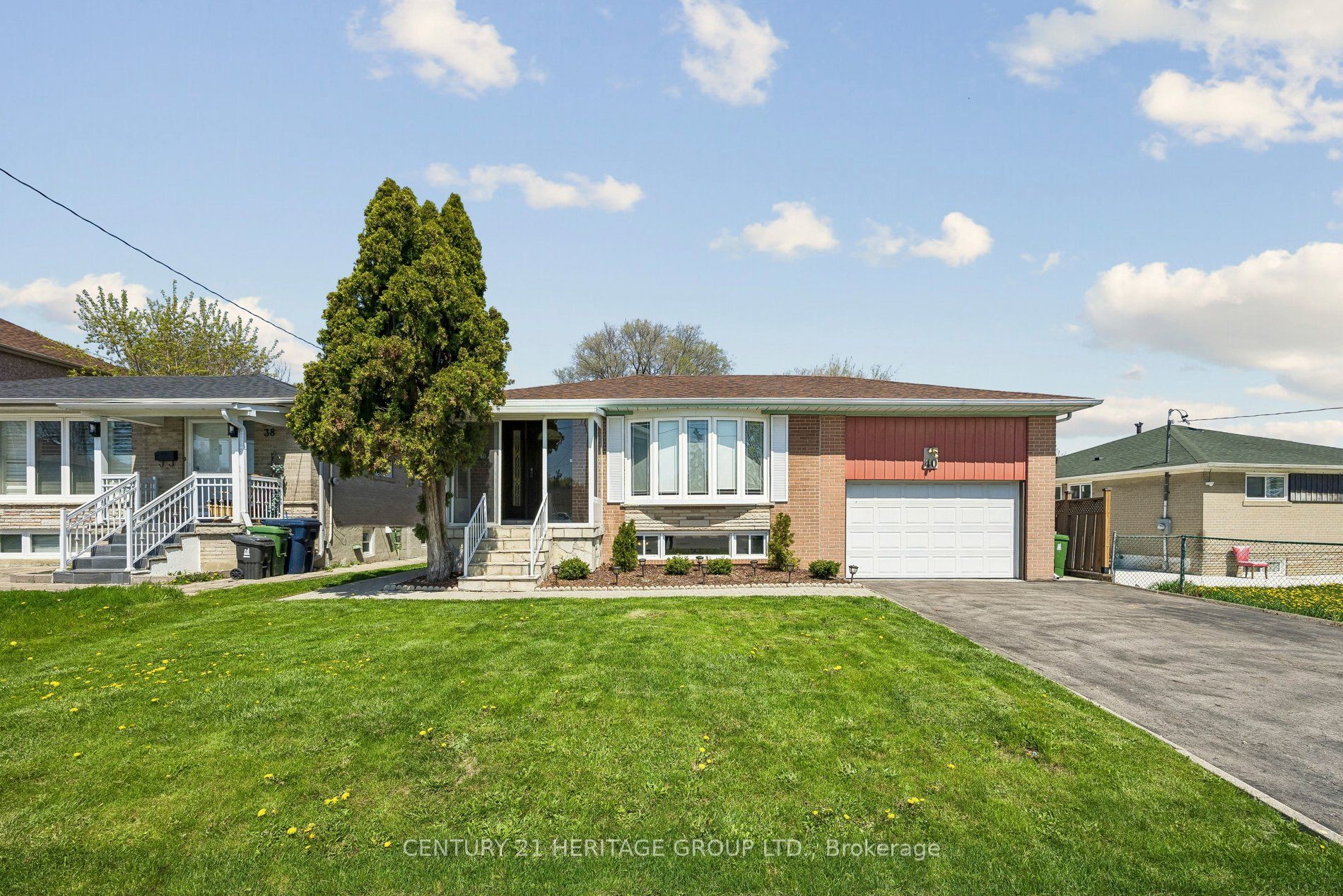 40 Amaron Avenue, Toronto, ON, M9V 1Z1