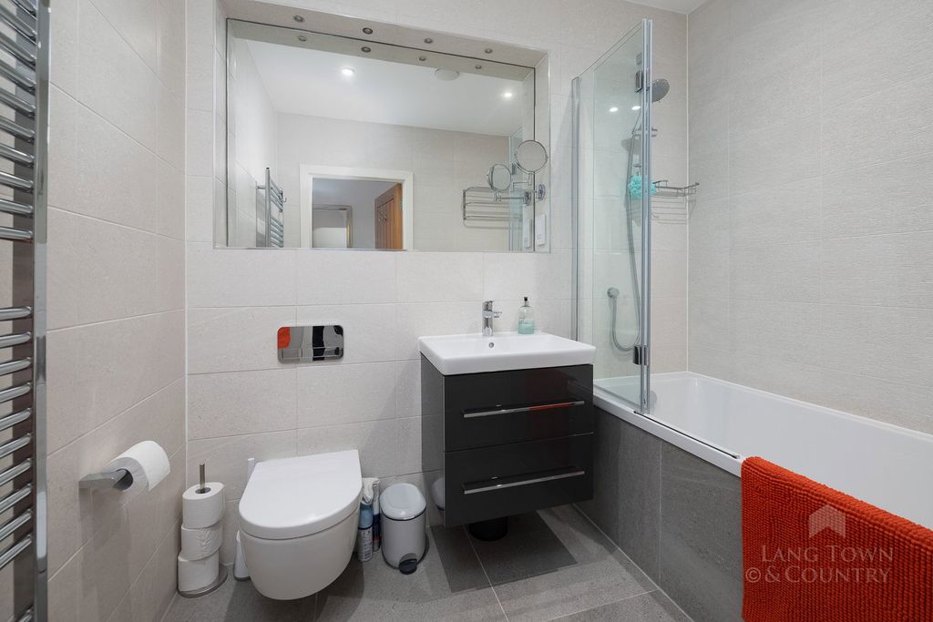 Additional image 15 of 3 bed penthouse for saleLeeward House, Discovery Road, Plymouth PL1