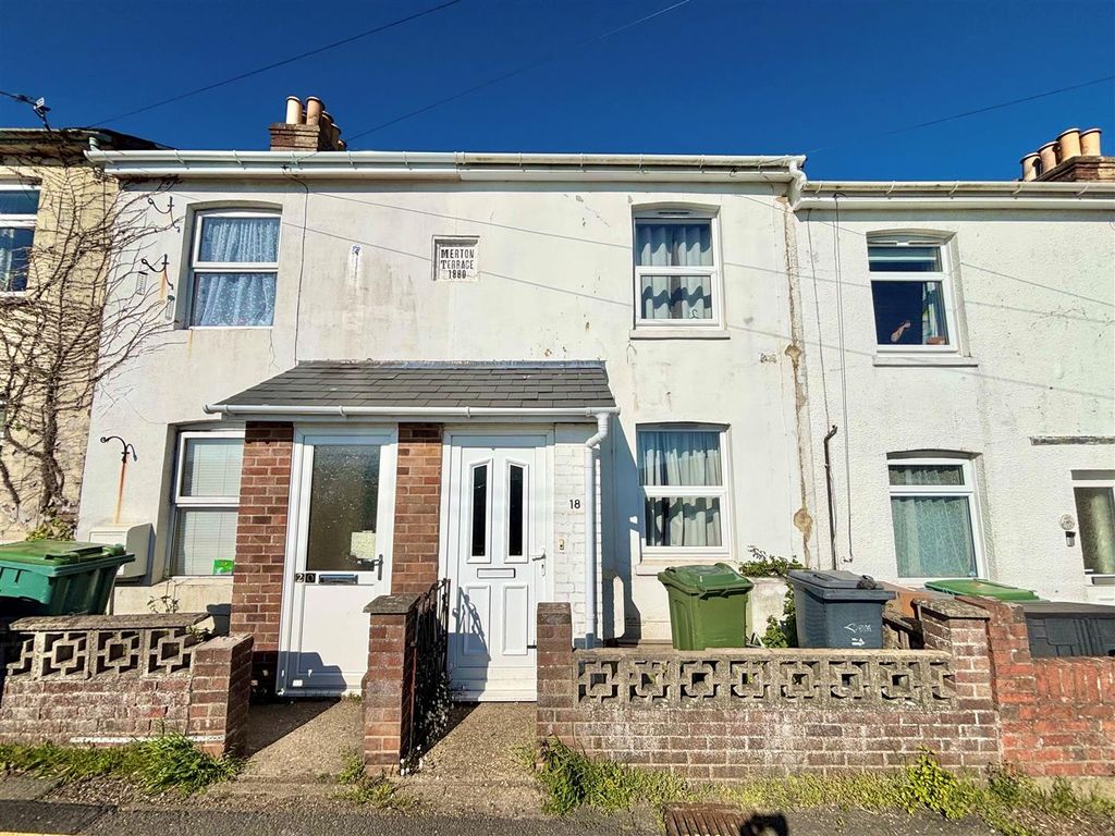 2 bed terraced house to rentWorsley Road, Newport PO30