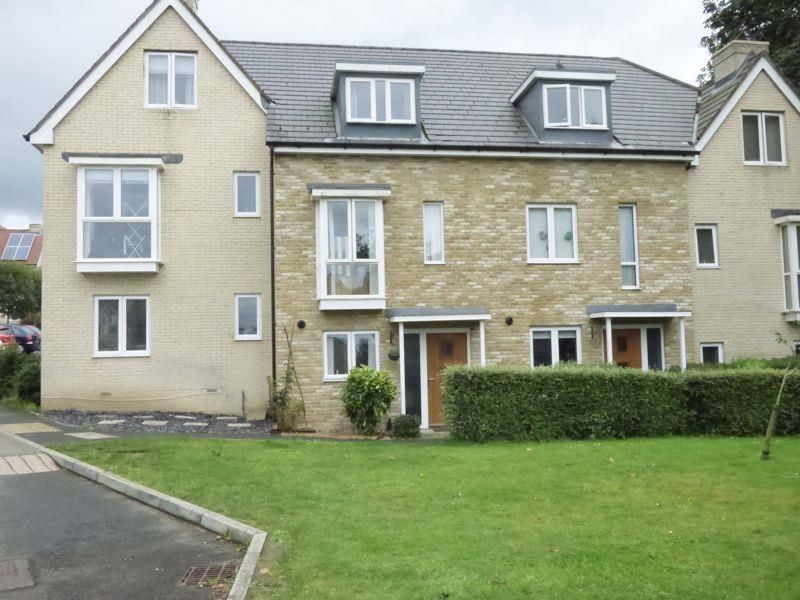 3 bed terraced house to rentConsort Gardens, East Cowes PO32