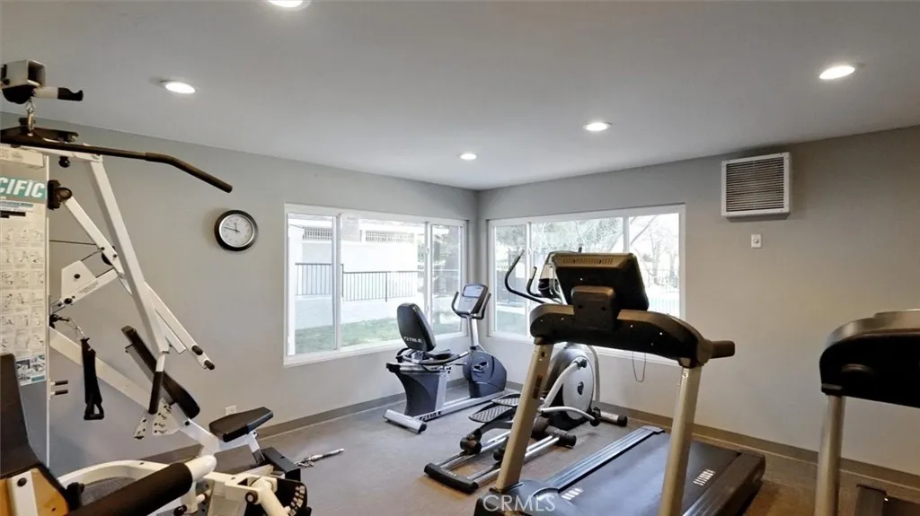 20008 Avenue Of The Oaks, Newhall, CA 91321