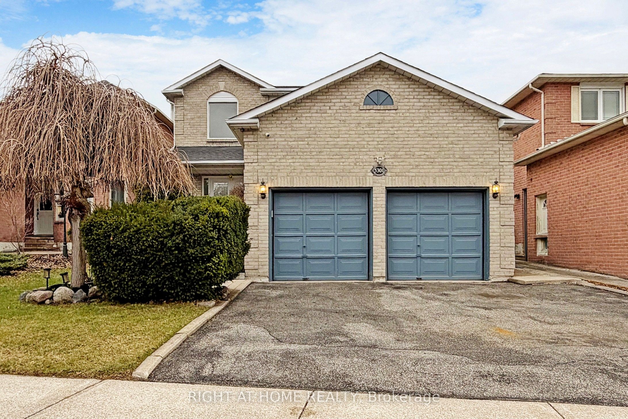 5301 Heritage Hills Boulevard, Mississauga, ON, L5R 2J8