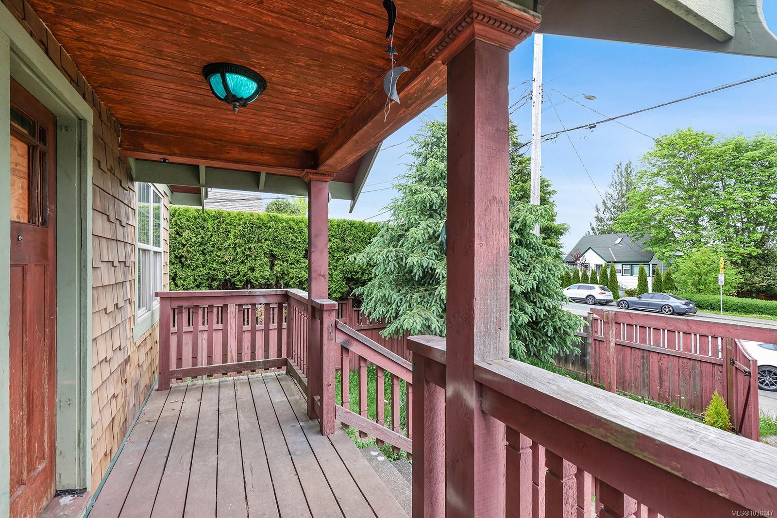 Additional image 4 of 989 Fitzgerald Avenue, Courtenay, BC, V9N 2R6