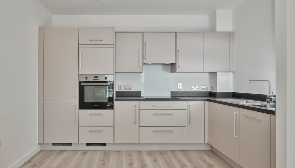 Additional image 2 of 1 bed flat for sale"1_05" at Fielders Crescent, Barking IG11