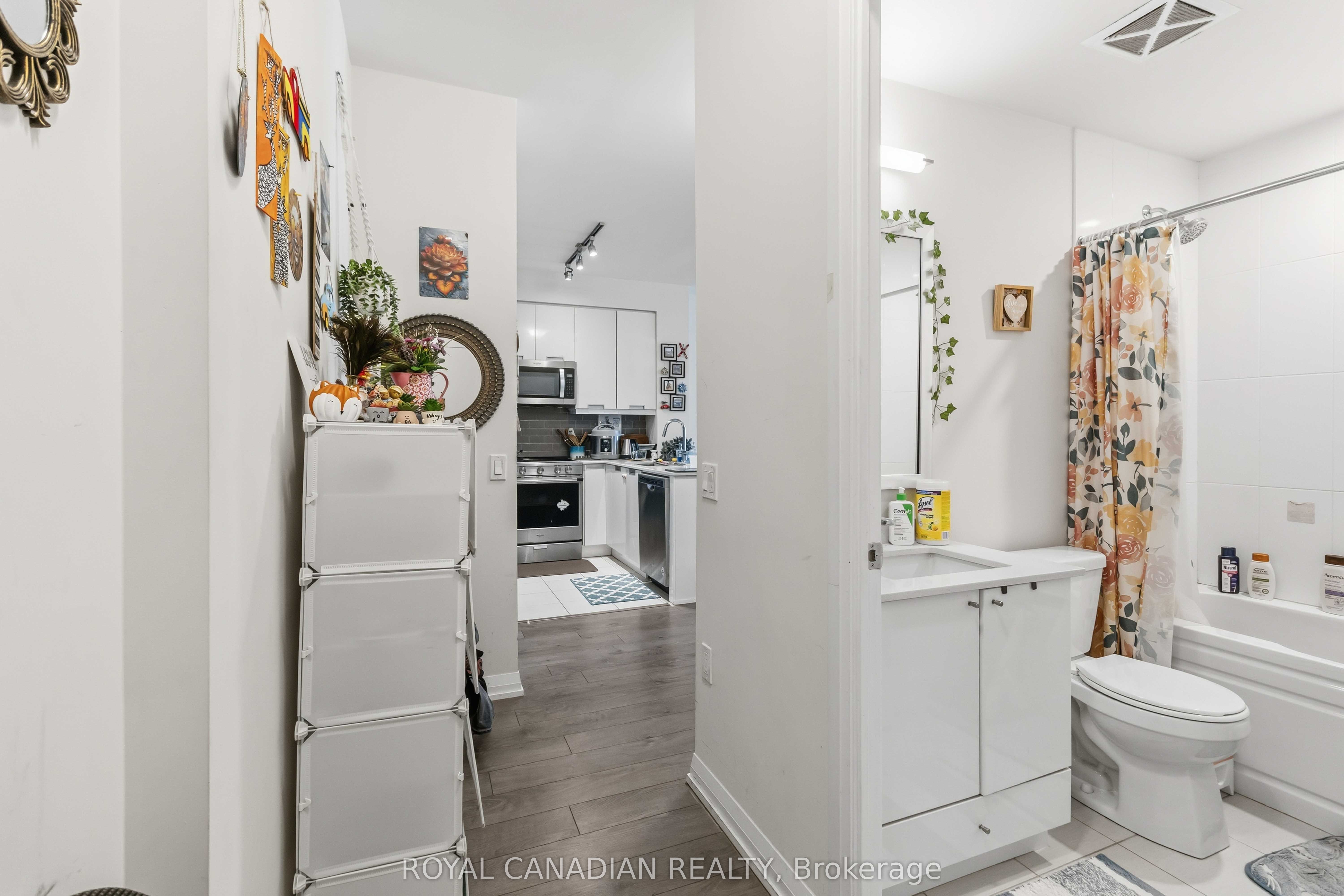 Additional image 3 of 1501-65 Watergarden Drive, Mississauga, ON, L5R 0G9