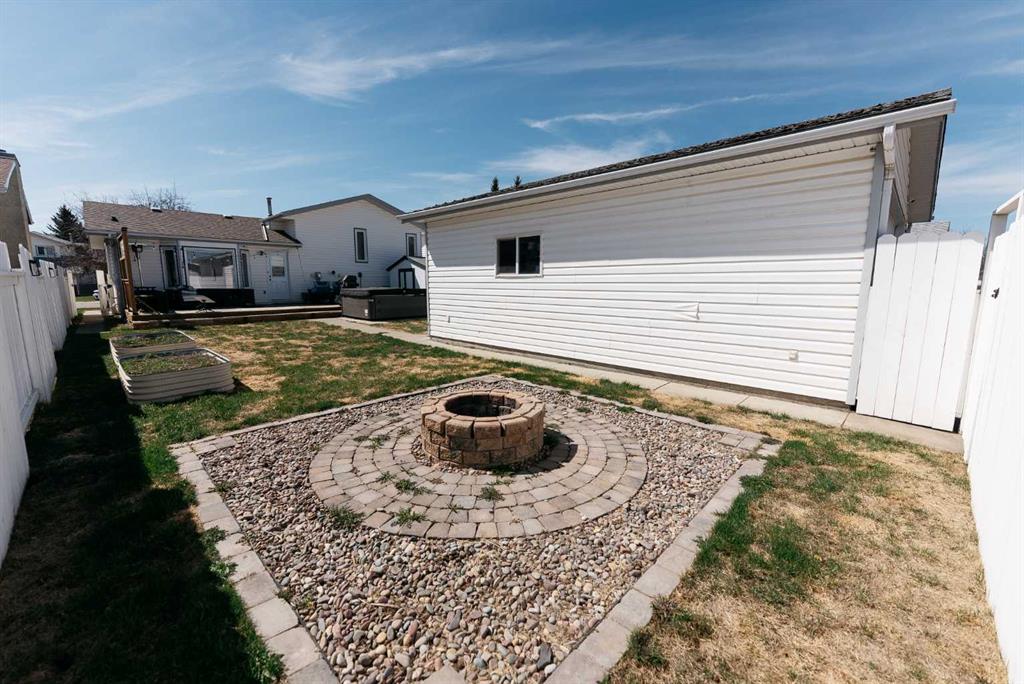 Additional image 4 of 18 Dunlop Street, Red Deer, AB, T4R 2G6