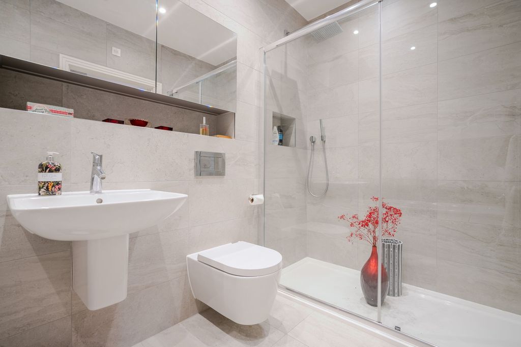 Additional image 10 of 3 bed flat for saleBoleyn Mews, Ascot SL5