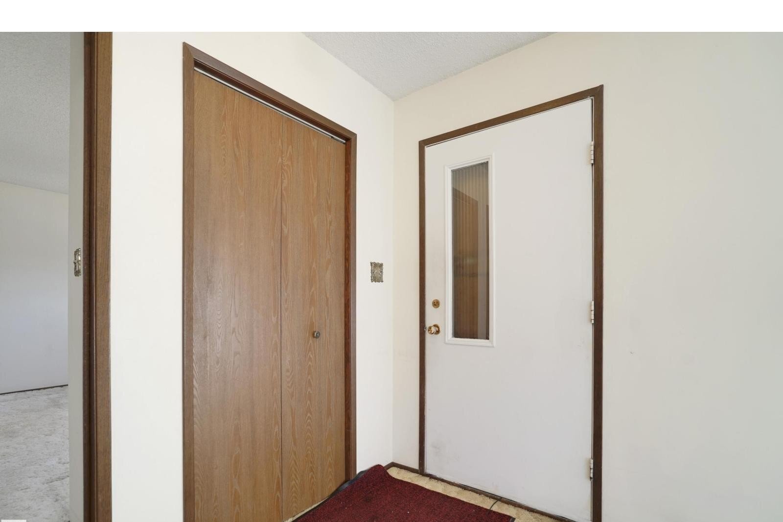 Additional image 8 of 10912 40 Avenue NW, Edmonton, AB, T6J0P8