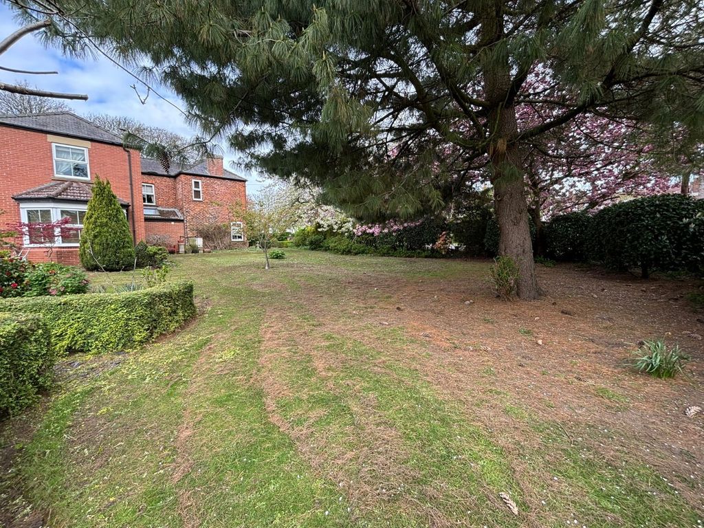 Additional image 32 of 4 bed detached house to rentCastle Road, Cottingham, East Yorkshire HU16