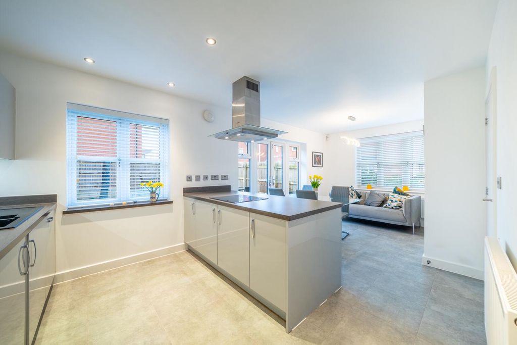 Additional image 3 of 4 bed detached house for saleAlbertine Gardens, Edwalton, Nottingham NG12