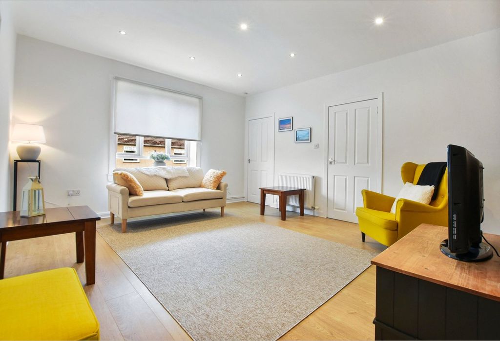 Additional image 17 of 2 bed flat for saleBurns Crescent, Girdle Toll, Irvine KA11